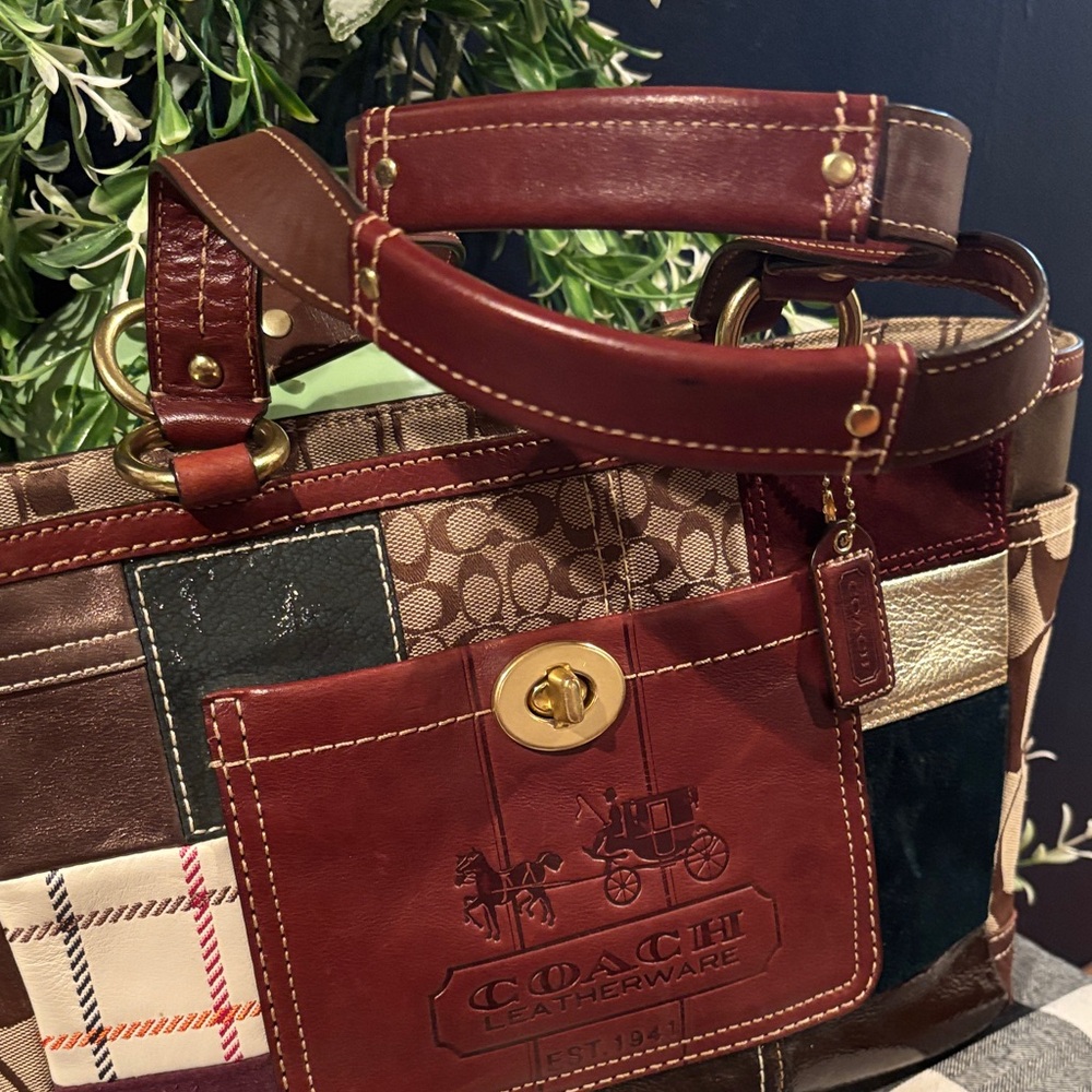 Coach Vintage Holiday Patchwork Gallery Tote - Picture 8 of 14